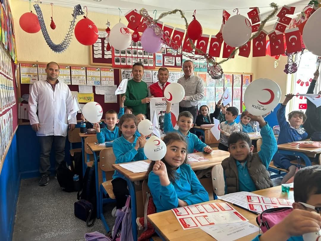 YEŞİLOVA ESNAF ODASI BAŞKANIN’DAN 23 NİSAN KUTLAMA MESAJI